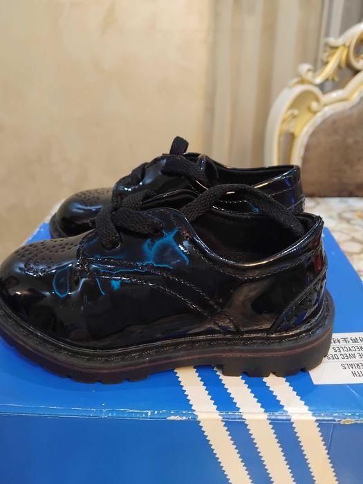 Официални обувки на Zara