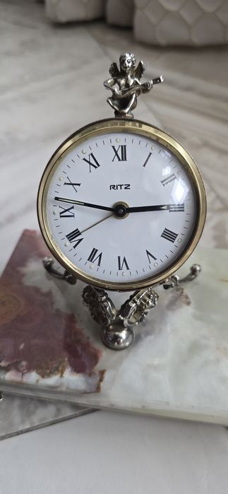 Механичен часовник с декорация херувим. Оникс, месинг. Декор.