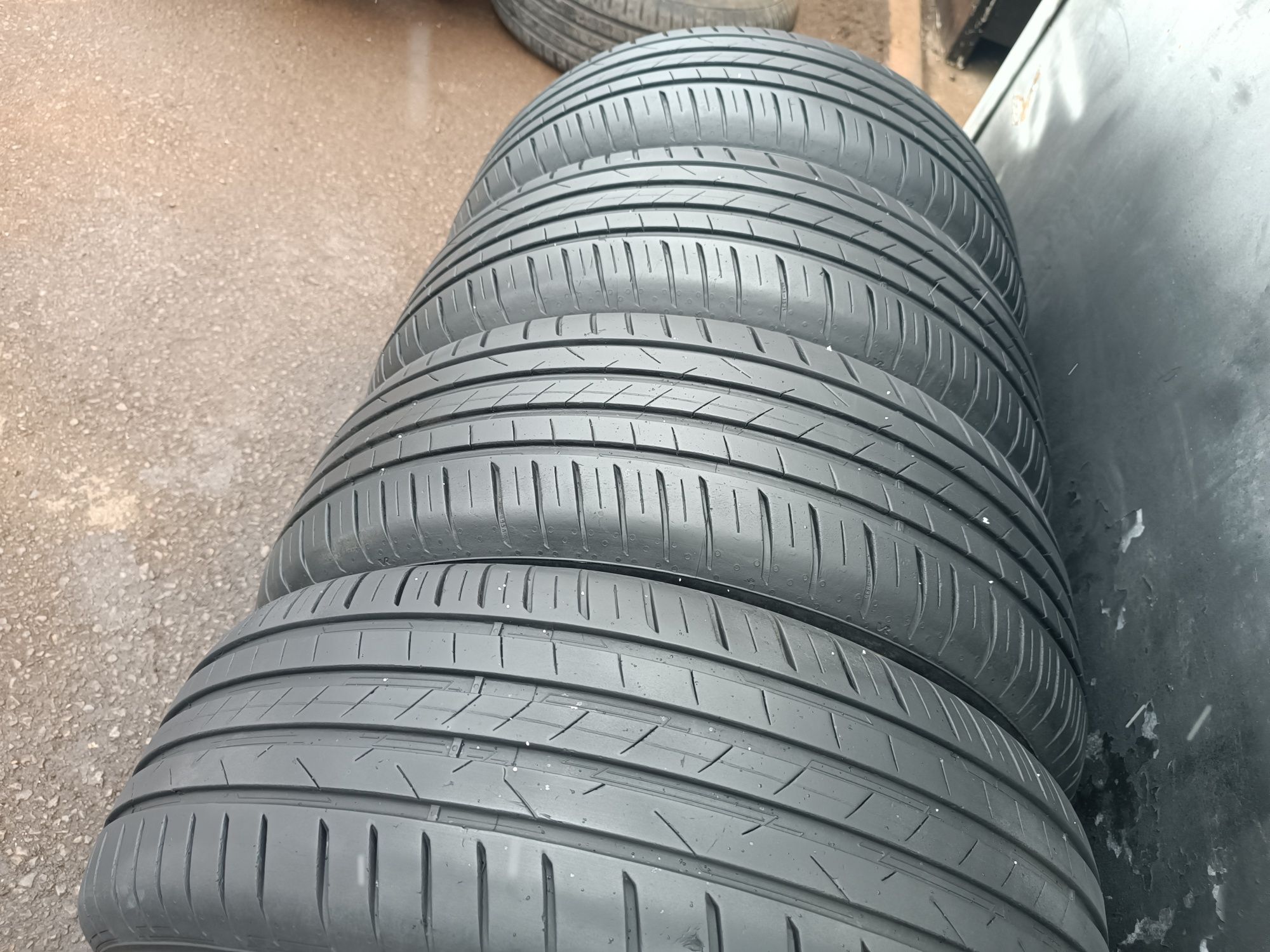 205/55/16 Vredestein