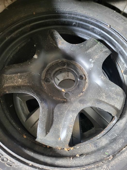 Jante si cauciucuri  ptr, Renault si Dacia pe 15 si 16.
