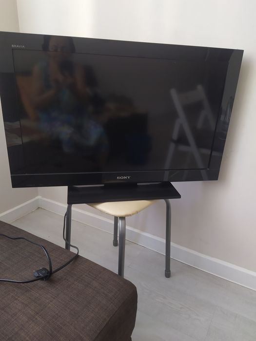 Продам телевизор Sony Bravia, LCD, б/у.  Есть техпаспорт, пульт.