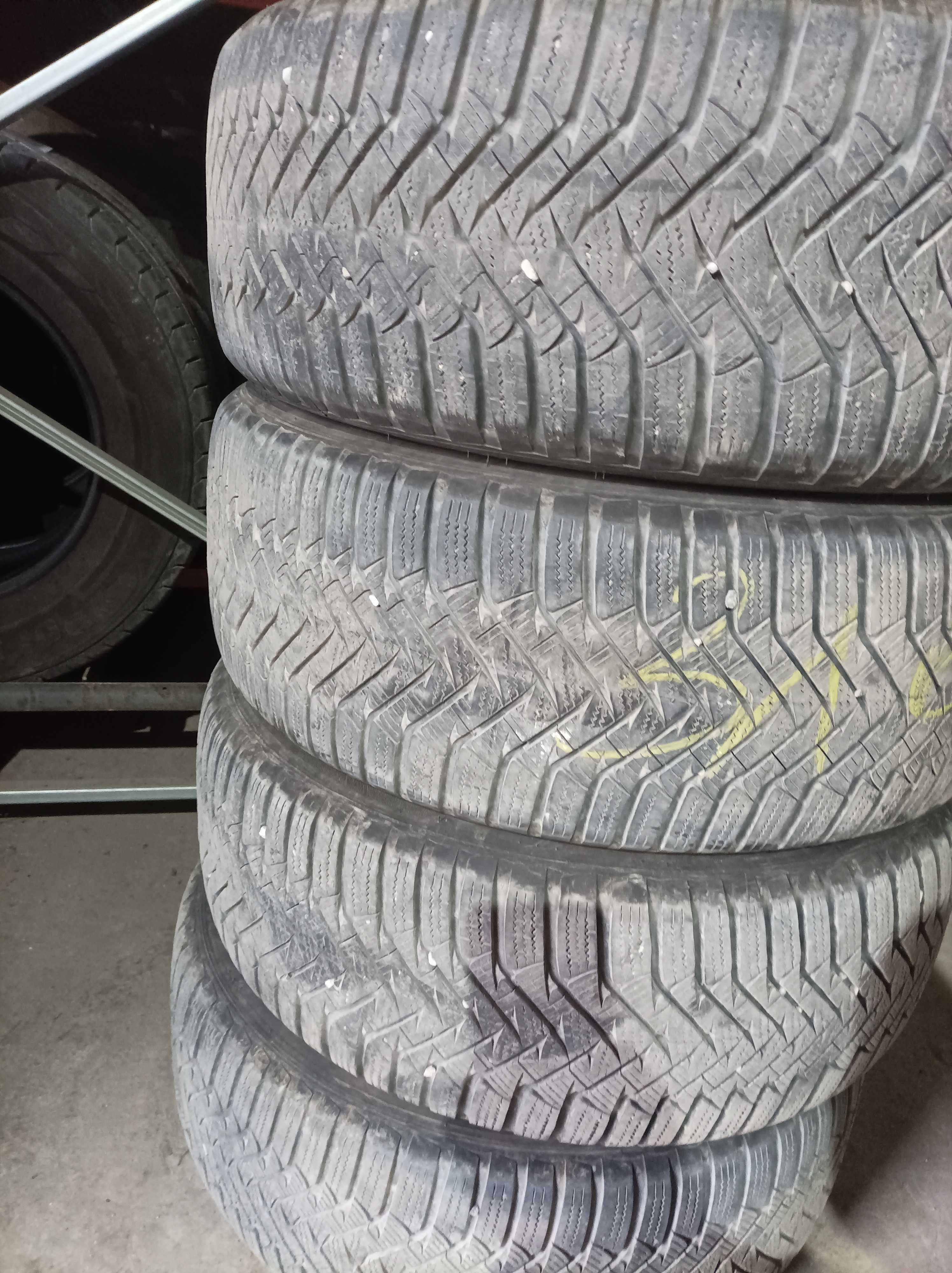Продавам 4 зимни гуми 225/55R17 101V Laufenn LW31 - 25 лв/бр