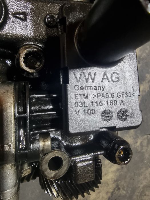 Pompa ulei motor audi q5 03L103535V
