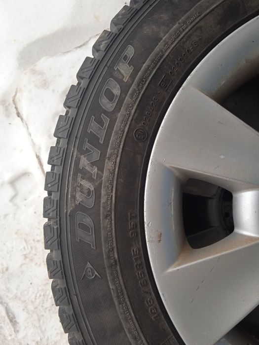 Продам диски 15-ые с зимней резиной