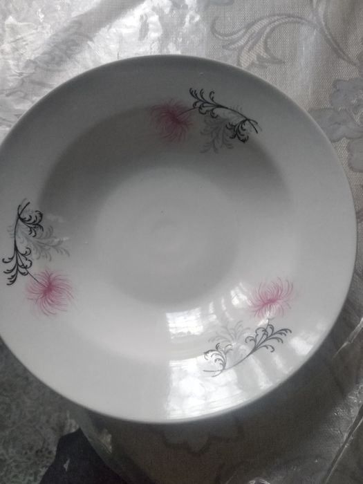 Продам тарелки советские 2 штуки