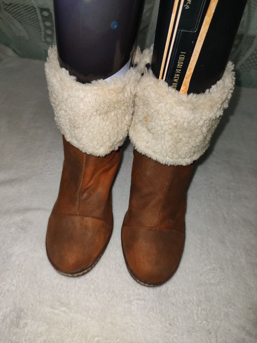 BOTINE damă,din piele naturală,cu blană.Calitate italiană.