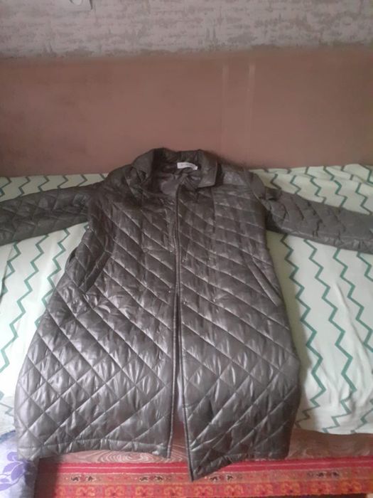 Продам куртки каждая по 3 тыс в отличном состоянии одевали 1 раз