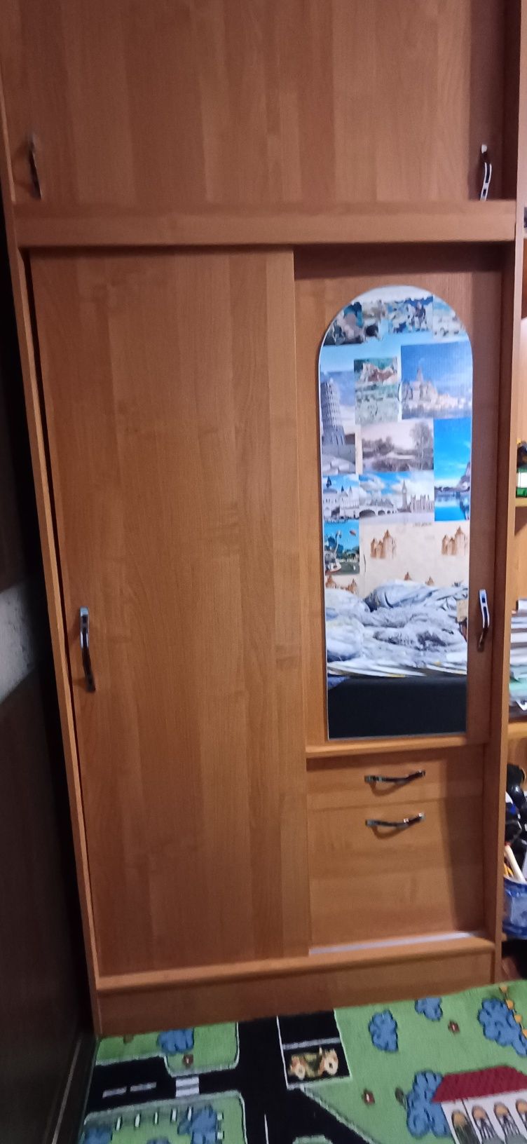Продам срочно шкаф и стол компьютерный