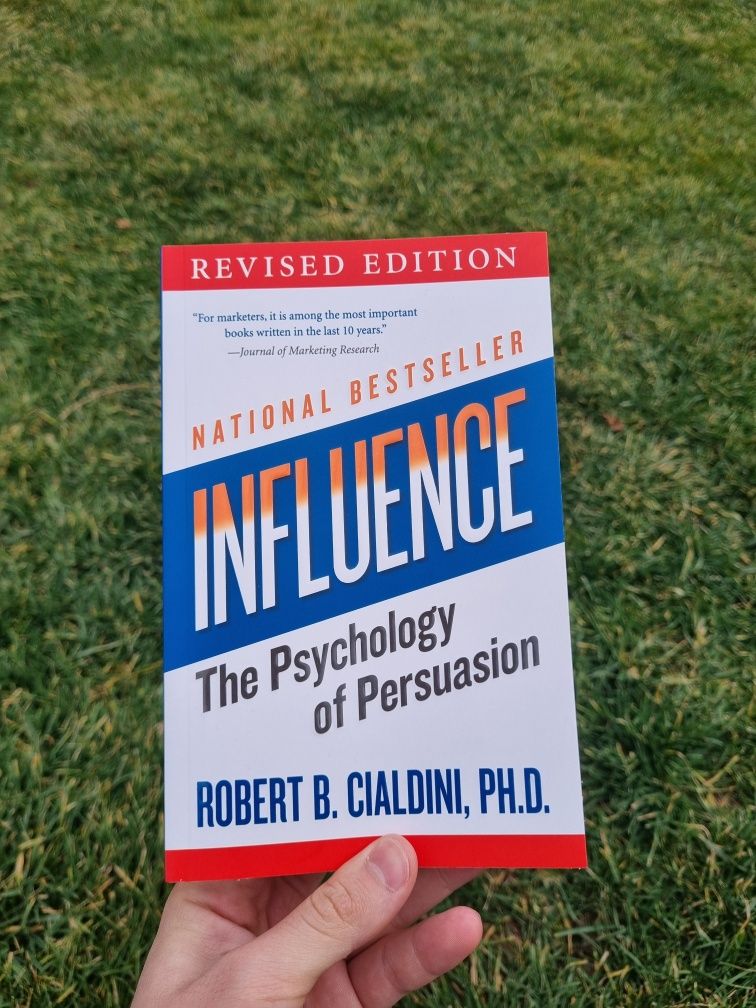 "INFLUENCE" Robert B. Cialdini