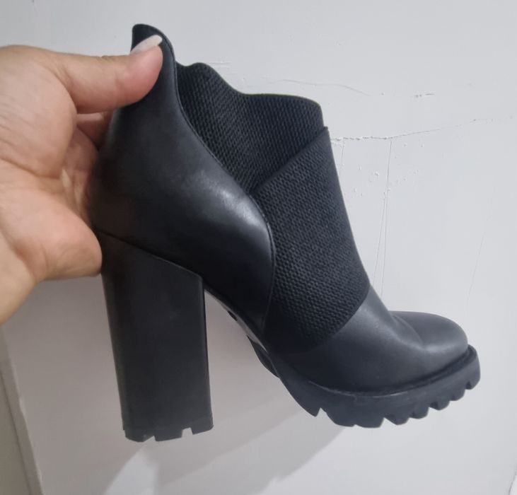 Продам новые ботильоны