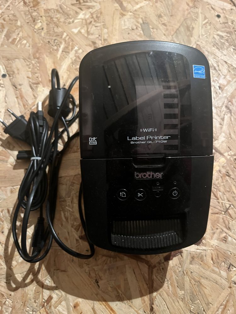 Imprimantă rapidă de etichete Brother QL-710W