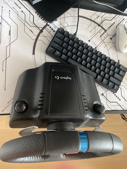 Volan gaming loghitech g29