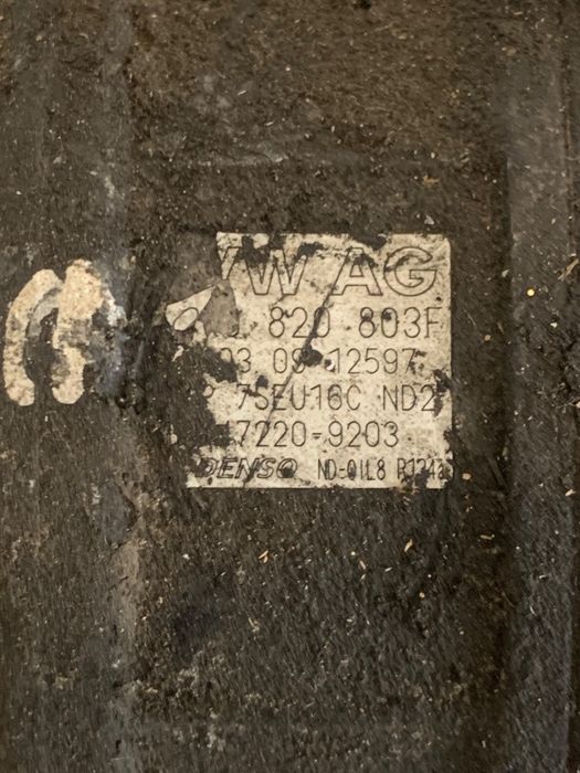 Compresor  AC VOLKSWAGEN GOLF V 1K1 2003 - 2009 1.4 16V BCA OEM 1K0820