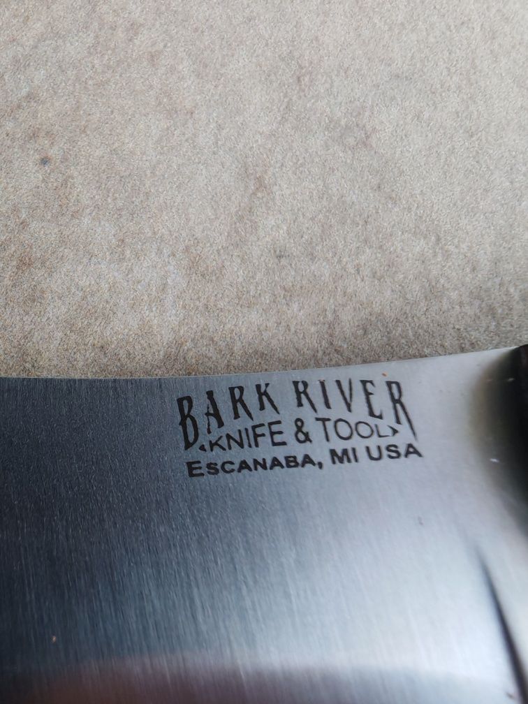 Продавам нож bark river WOLF RIVER SKINNER,