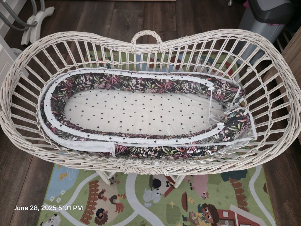 Cos rachita cu roti pentru bebelusi cu baby nest