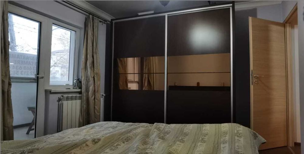 Apartament 3 camere de vanzare