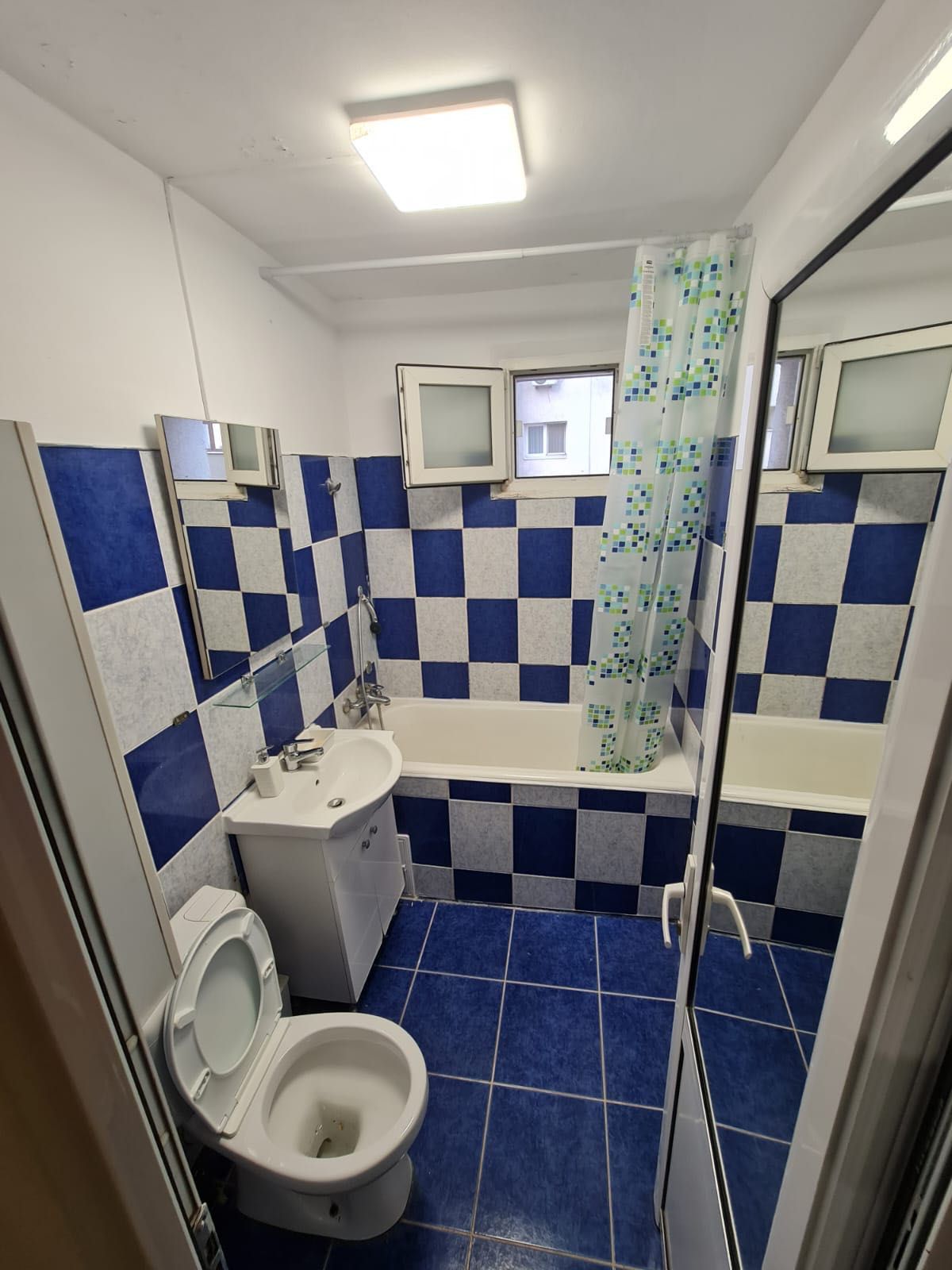 Închiriere apartament 3 camere - Câmpia libertății- Titan