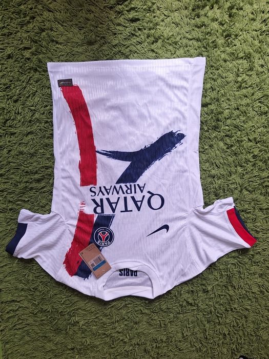 Футболен екип PSG 2026 away