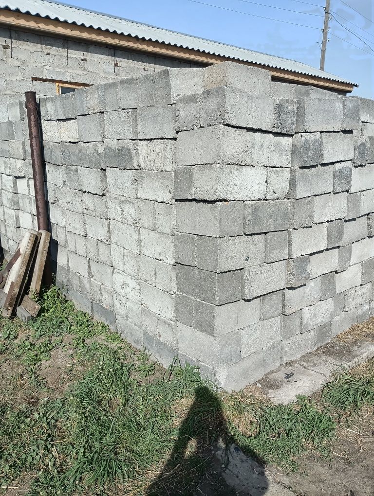 Кирпич новый в количестве 1300шт