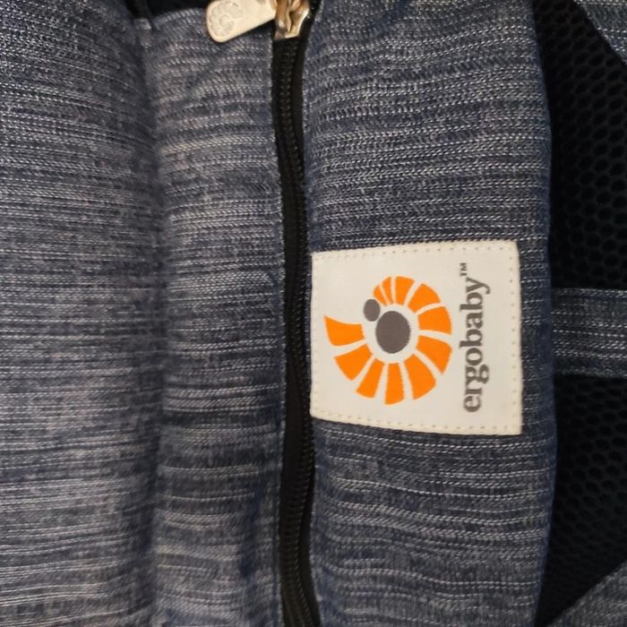 Marsupiu Ergobaby Omni 360 Cool Air
Marsupiu Ergobaby Omni 360 Cool Ai