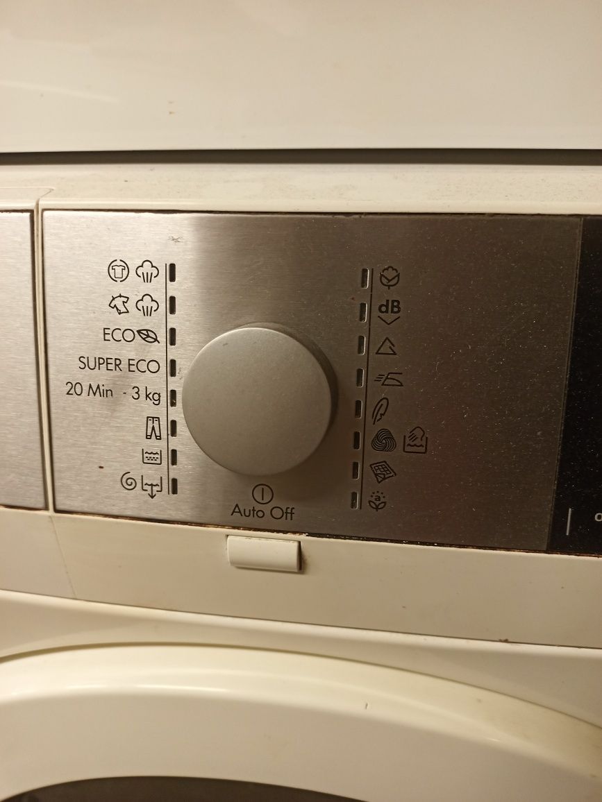Пералня AEG Lavamat Mod: L98690FL за части.