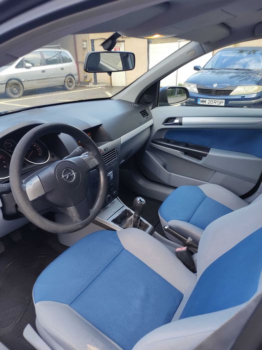 Opel Astra H Hatchback