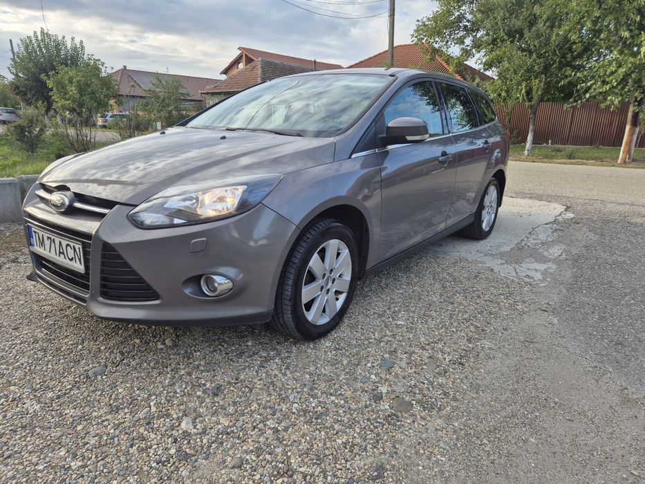 Vând ford focur an 2012