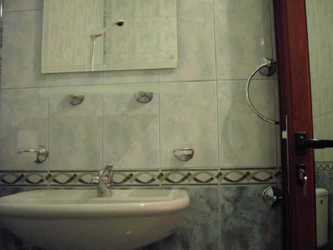 Продава се Хотел в Димитровград - 640 кв.м за 1000 €/кв.м - Снимка #8
