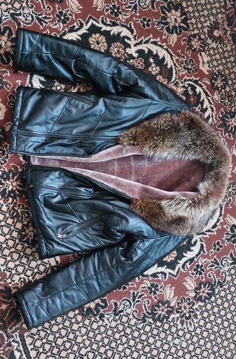 Куртка с воротником