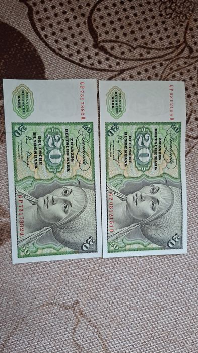 Vând 240 de marci in stare foarte bună.