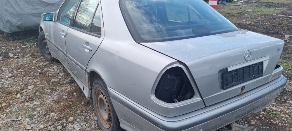 Мерцедес ц220цди 102 конски сили 1999г на части!.