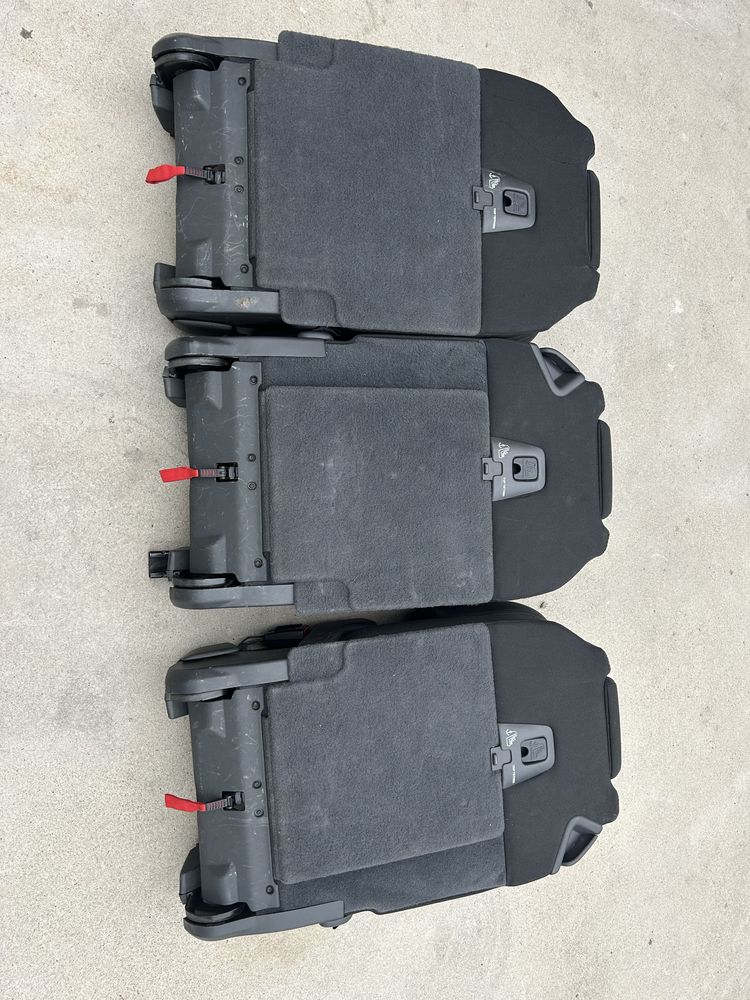 Задни седалки за пежо 5008 2010г. с Isofix