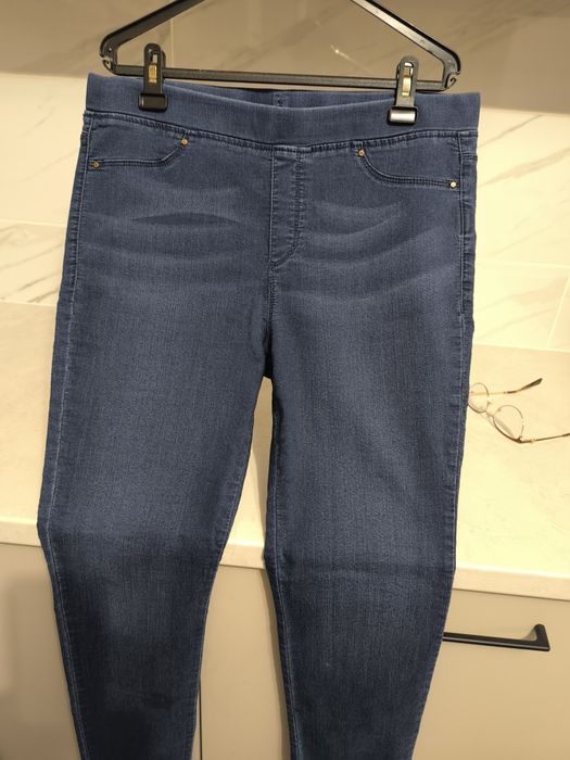 Blugi femei frumoși