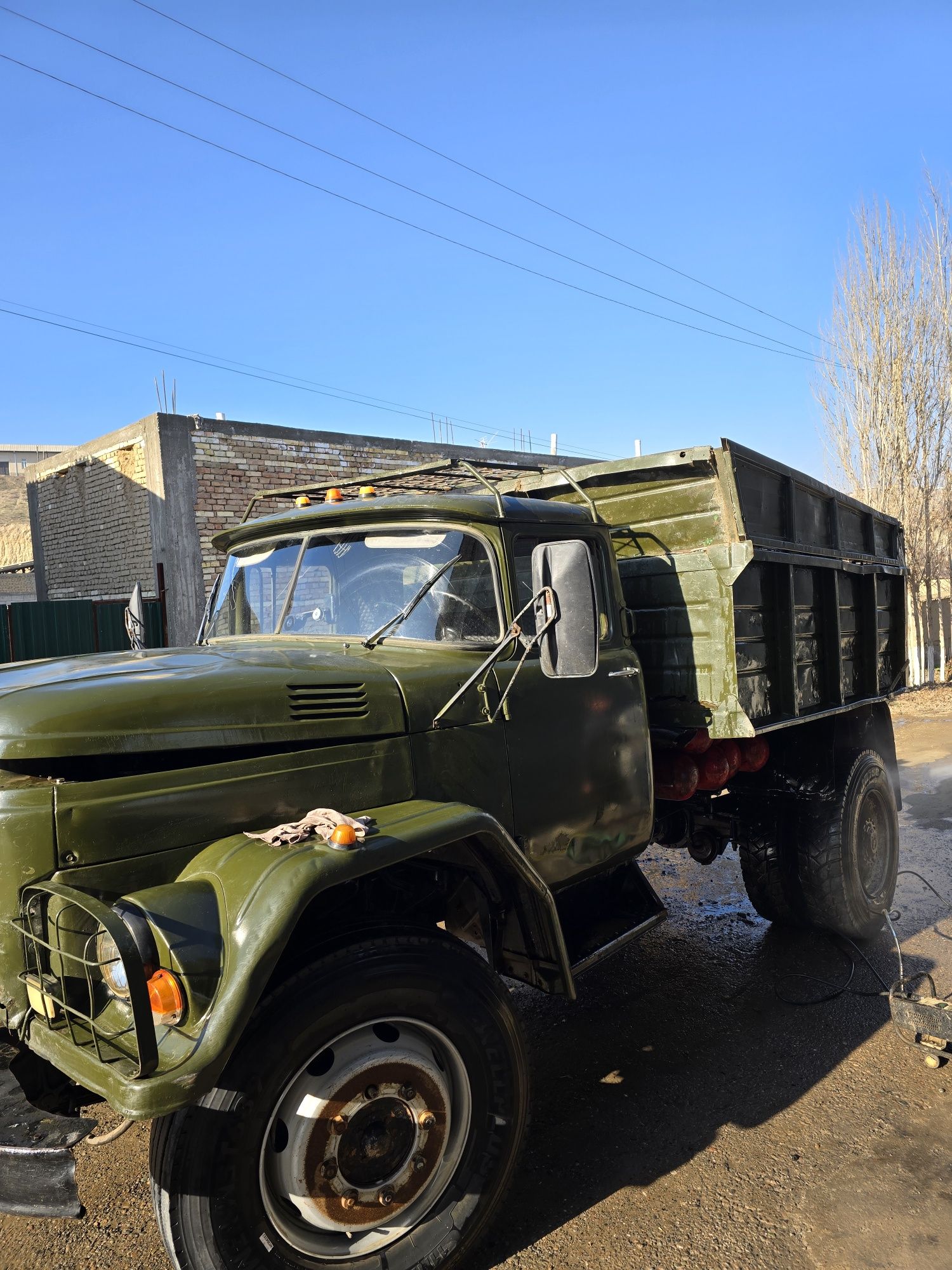 Zil 131 samasval sotiladi