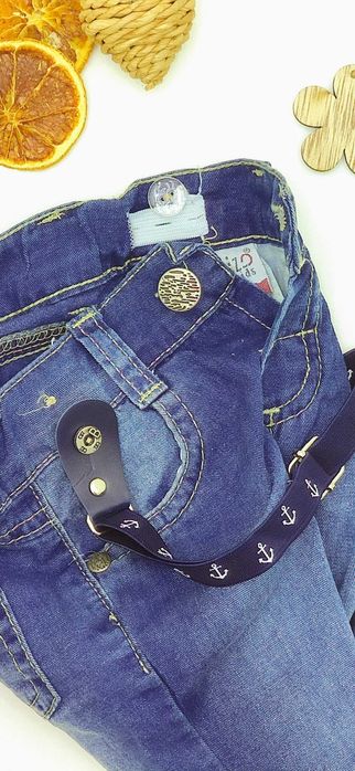 Set BIZIZO KIDS compus din pantaloni cu buzunare, bretele, tricou