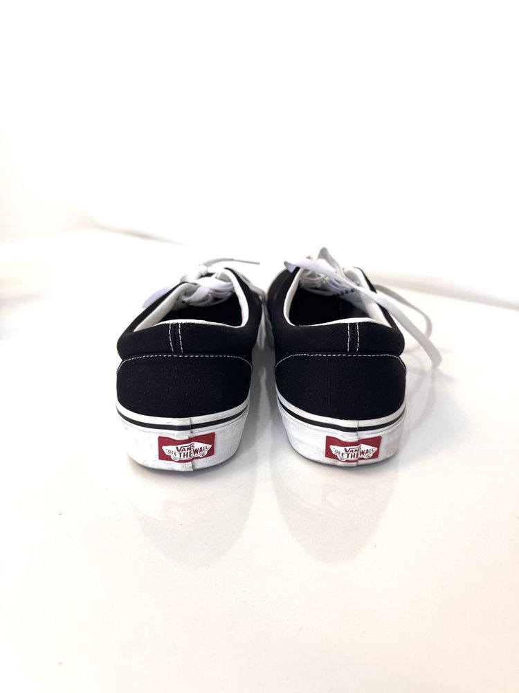 Дамски обувки Vans