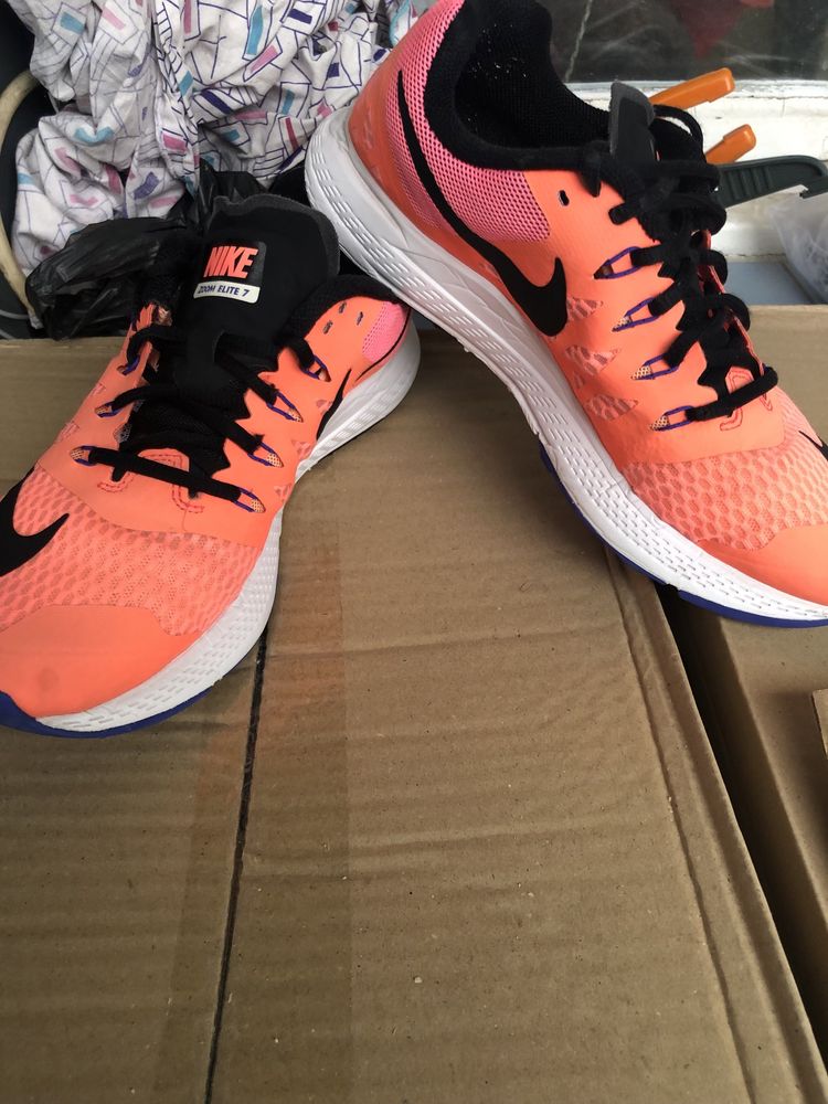 Nike Дамски маратонки нови и оригинални