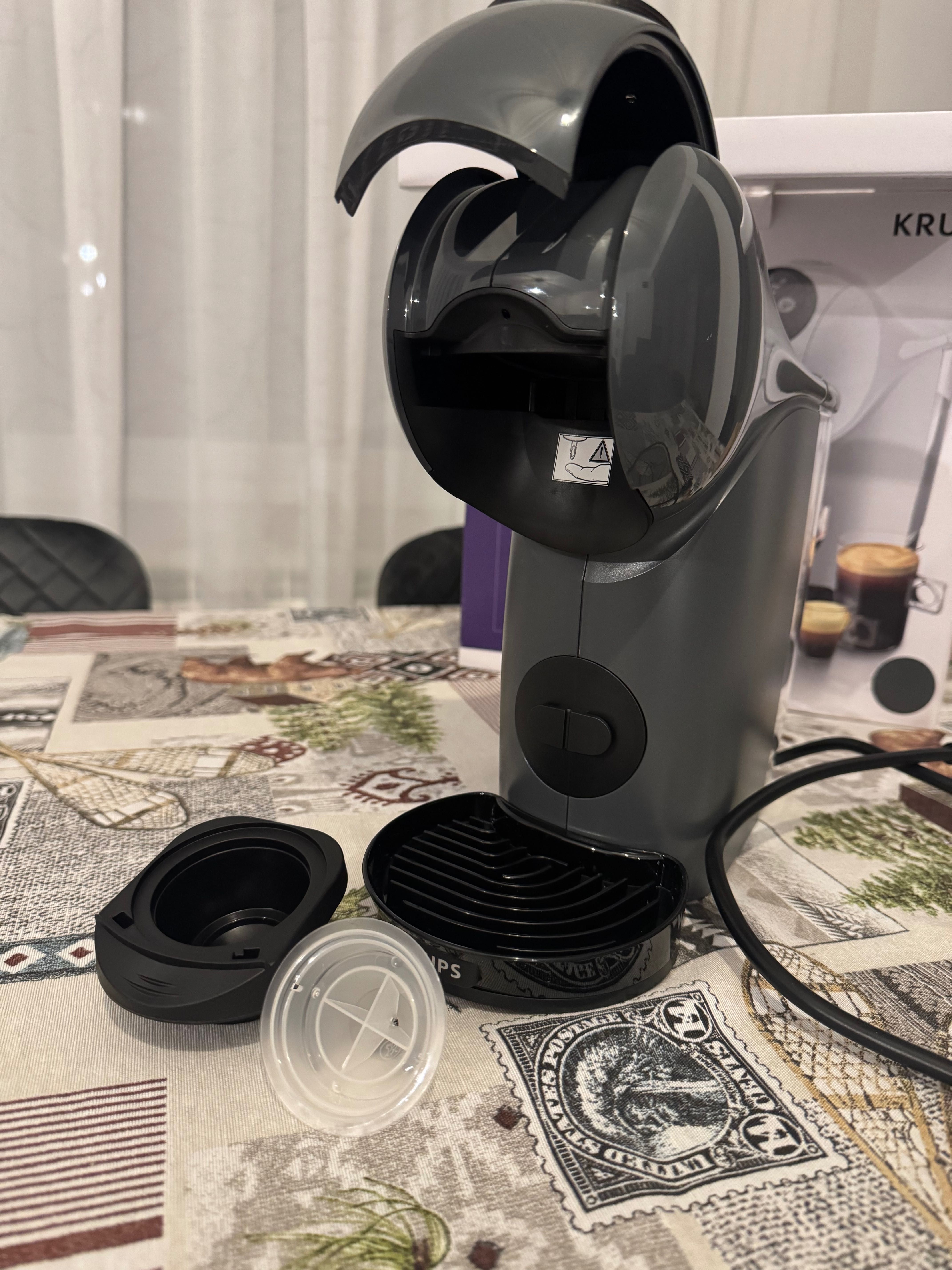Тъмносива кафемашина Nescafe Dolce Gusto Genio S
