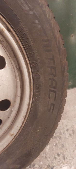 Зимни гуми +джанти  15/196/65,Верщайн  с джанти  5 болта.за Опел