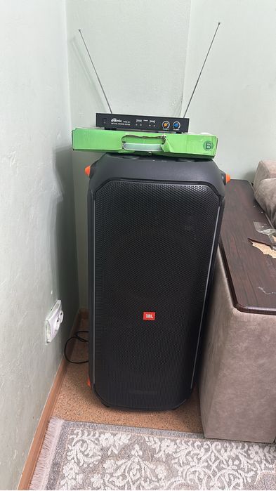 Продам Jbl partybox с микрофонами ritmix