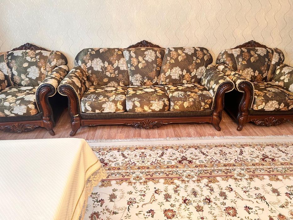 Жақсы күйдегі диван