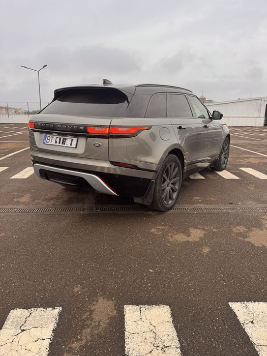 Range Rover Velar R-Dynamic • 2.0 Benzină • / schimb