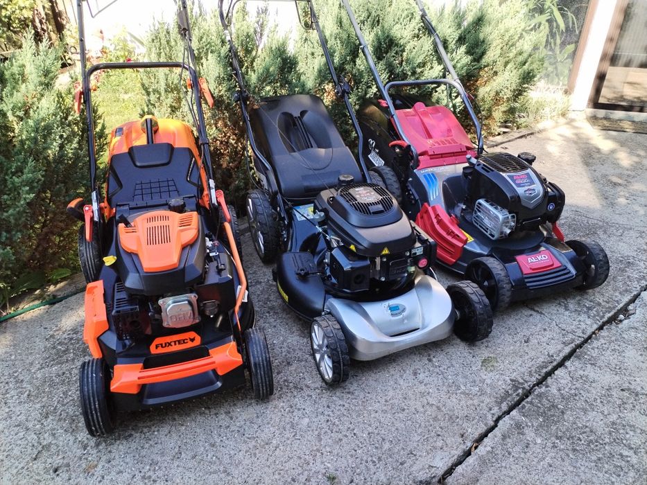 Vad mașini de tuns gazonul pe benzina aduse din Germania perfect funcț