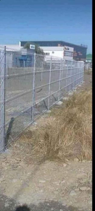 Meșter la garduri cu experiență în domeniul de peste 15 ani în constru