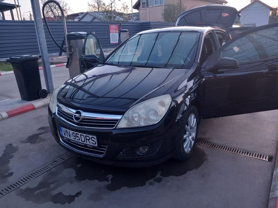 Vând Opel Astra H
