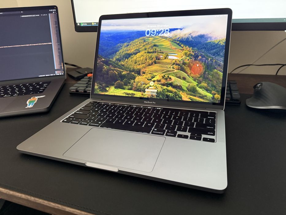 Продам MacBook Pro 13” (M2, 2022) — как новый!