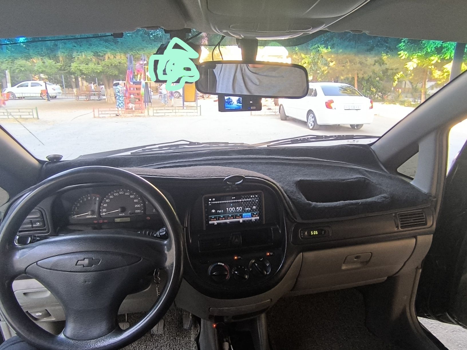 Продоет автомобиль Chevrolet Takuma