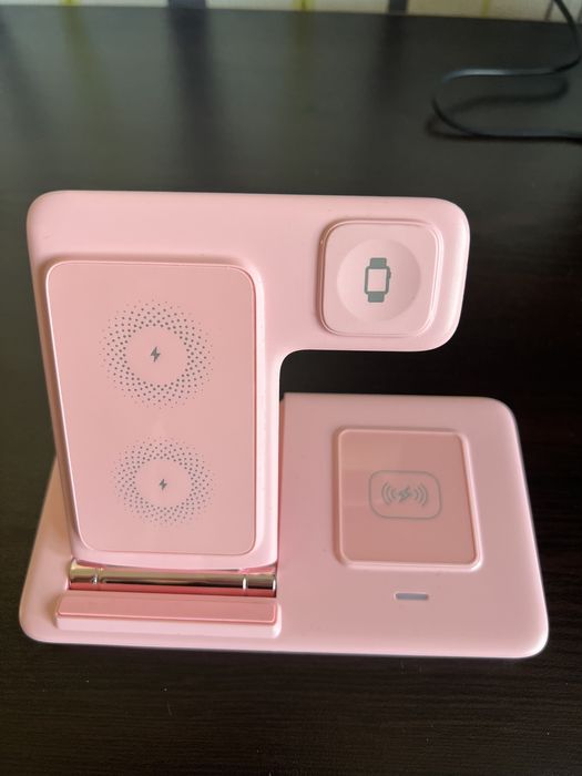 Безжично зарядно за телефон, слушалки и часовник