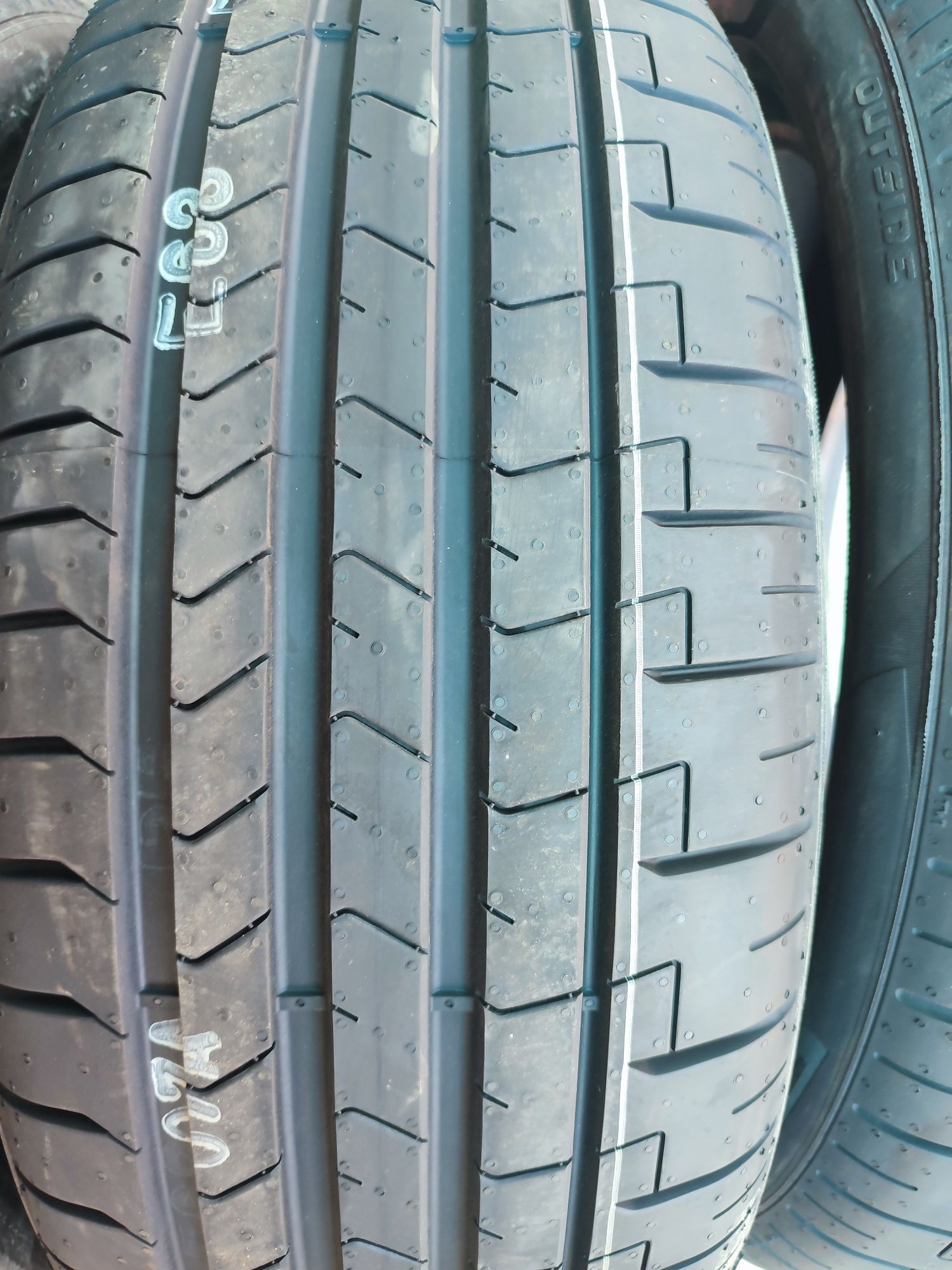 235/50/19" 4бр Pirelli p zero 4,dot1922