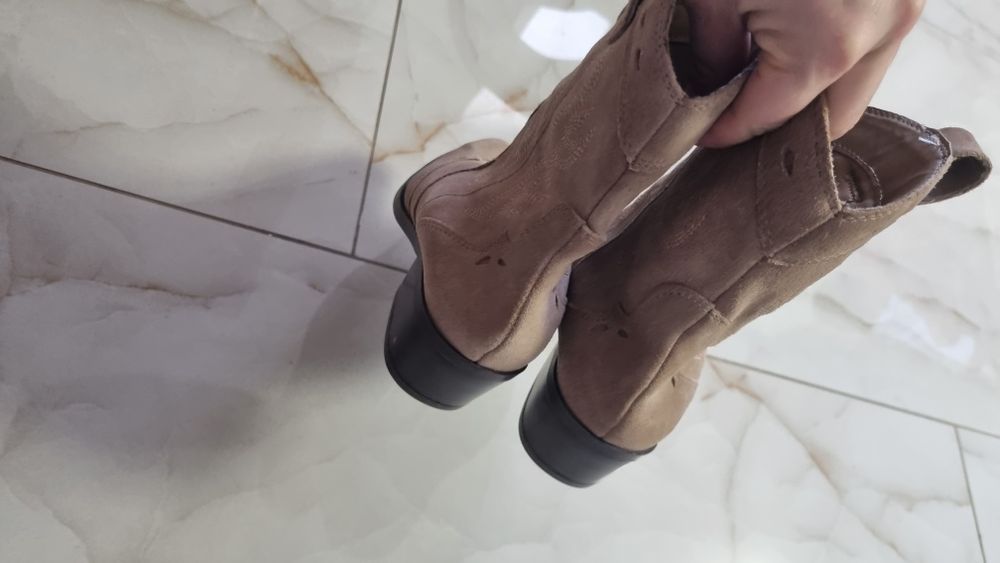 Ghete stradivarius noi nepurtate